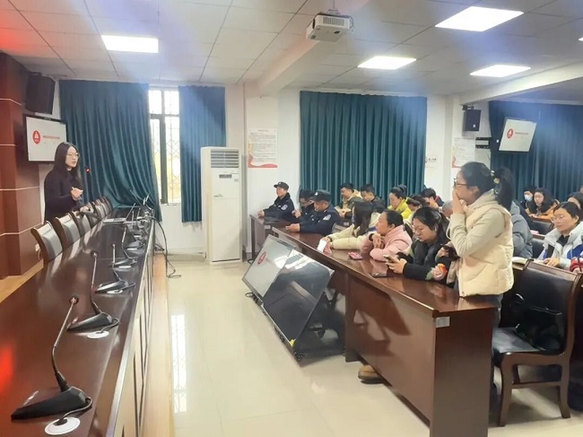 以訓(xùn)賦能強(qiáng)本領(lǐng) 專業(yè)服務(wù)促提升！瑞方人力聯(lián)合華興街道開展專職網(wǎng)格員、綜治隊員培訓(xùn)活動 第3張